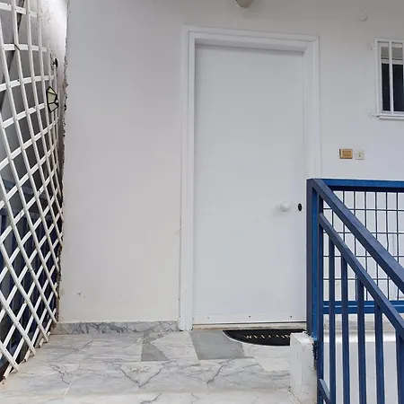 Konstantina Τολό